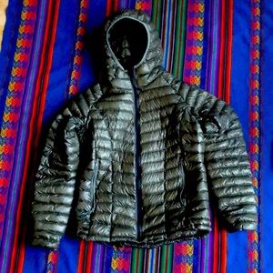 Mountain hardware Ghost Whisper Puffy with hood
